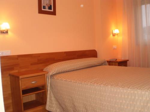 Cee Spain Hotel Room Booking.com