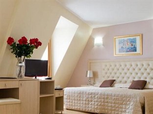 France Rooms