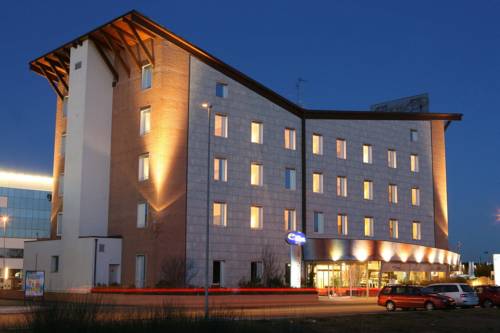 Имола Италия промокод на номер в отеле booking.com