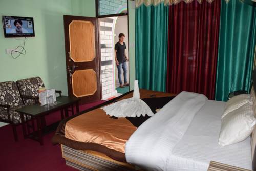 Манали Индия промокод на номер в отеле booking.com
