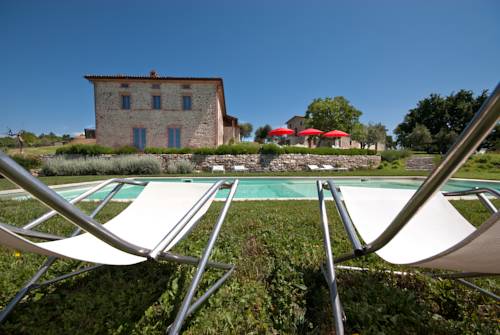 Montegabbione Италия промокод на номер в отеле booking.com